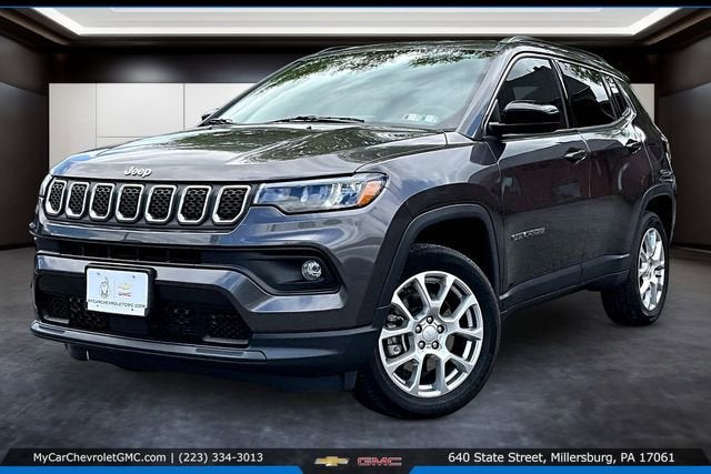 2023 Jeep Compass Latitude Lux FWD in Gray — front three-quarter view