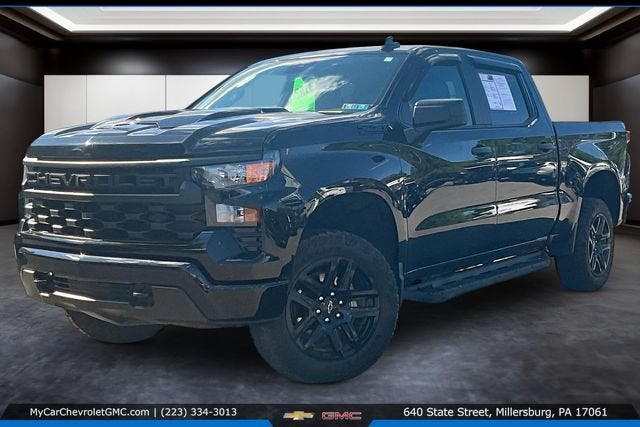 2024 Chevrolet Silverado 1500 Custom Trail Boss in Black — front three-quarter view