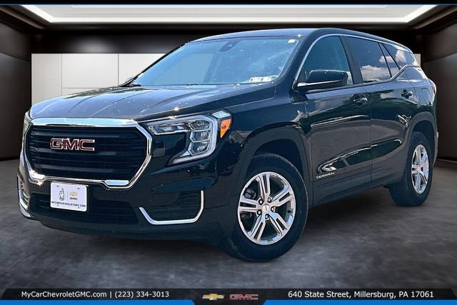 2024 GMC Terrain SLE in Ebony Twilight Metallic — front three-quarter view